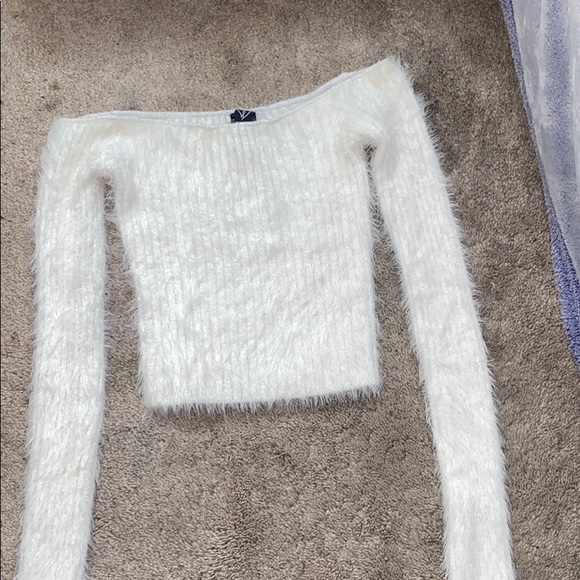 Fuzzy off shoulder crop top - Picture 5 of 5